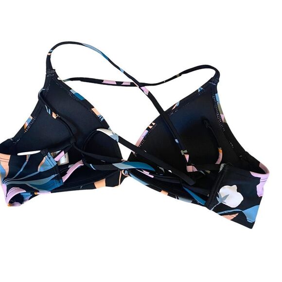 Hula Honey Flourishing Floral Twisted Bikini Top - Picture 6 of 11